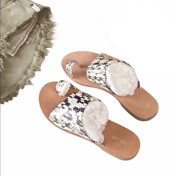 new DVF Diane Von Furstenberg ᪥ Brittany Watersnake Toe Ring Leather Sandals ᪥ - Picture 6 of 14